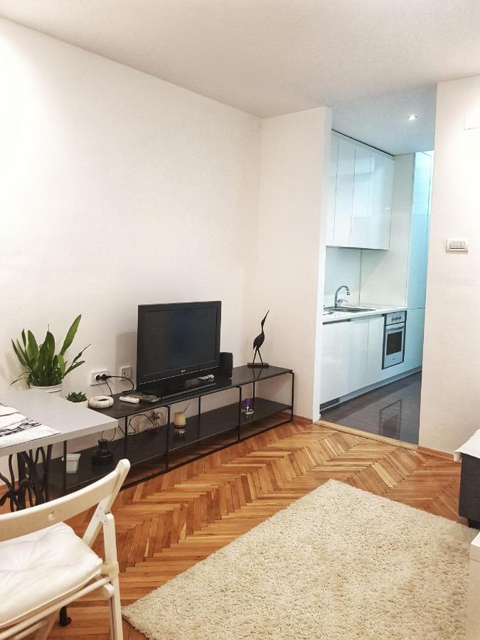 סקופיה Uma- Urban Mini Apartment מראה חיצוני תמונה